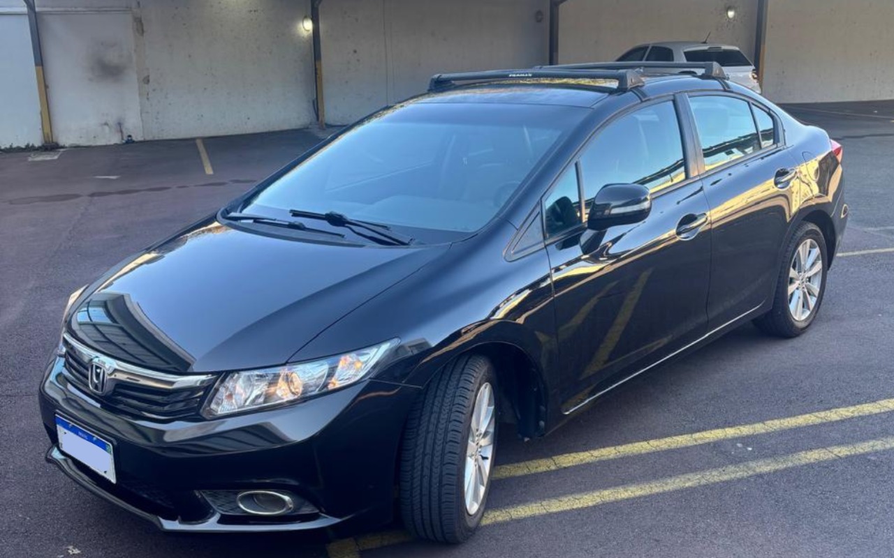 Honda Civic 2012 Preto — foto 1 de 3