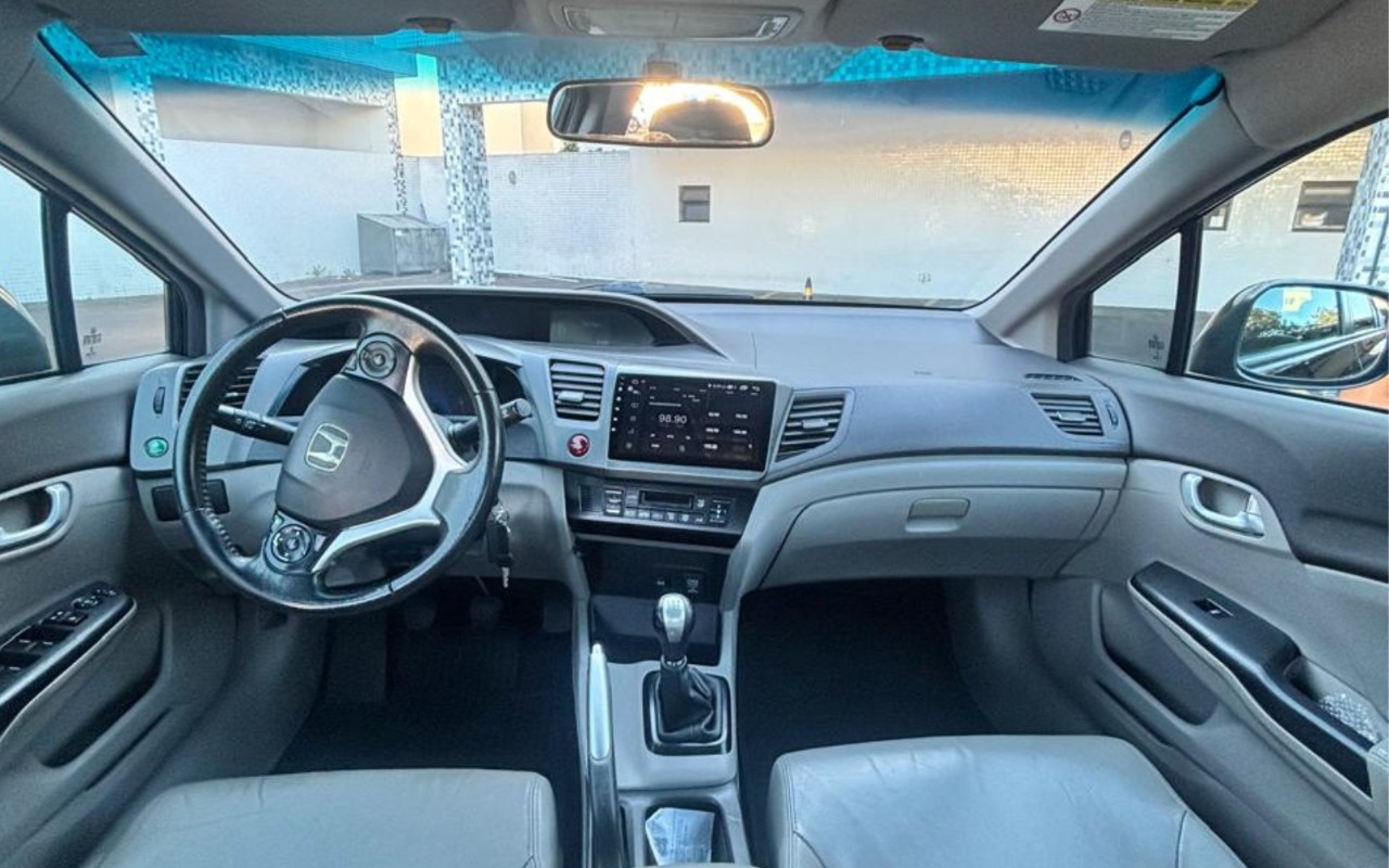 imagem-https://www.socarrao.com.br/sc-vehicle-images-prod/2326767/1783689335861-My5wbmc.png
