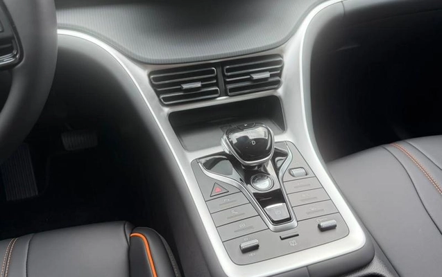 imagem-https://www.socarrao.com.br/sc-vehicle-images-prod/2326846/1784814169757-8223949_8_B_7d1f77e8fa.jpeg