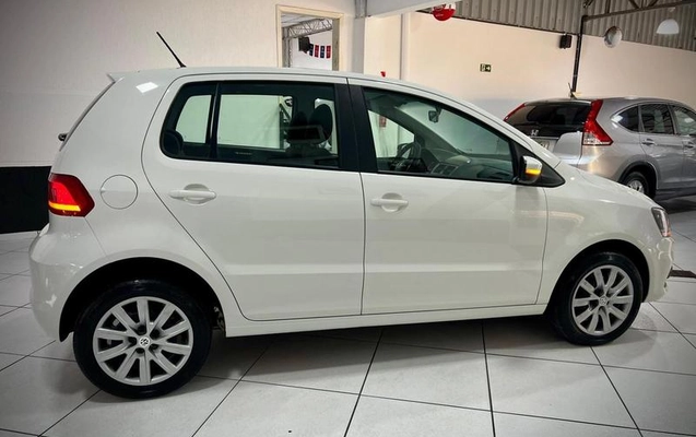 imagem-https://www.socarrao.com.br/sc-vehicle-images-prod/23269/1789472725395-7293936_0_B_a803b42a54.jpeg