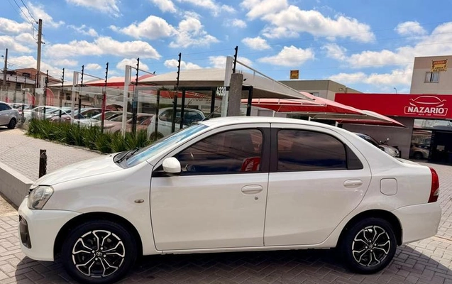 imagem-https://www.socarrao.com.br/sc-vehicle-images-prod/2327246/1786136745050-7625274_0_B_39fee6389f.jpeg