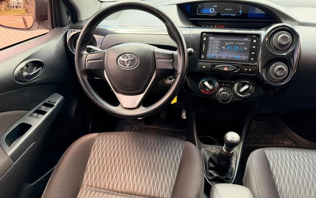 imagem-https://www.socarrao.com.br/sc-vehicle-images-prod/2327246/1786136745076-7625274_15_B_c59fa0eb97.jpeg