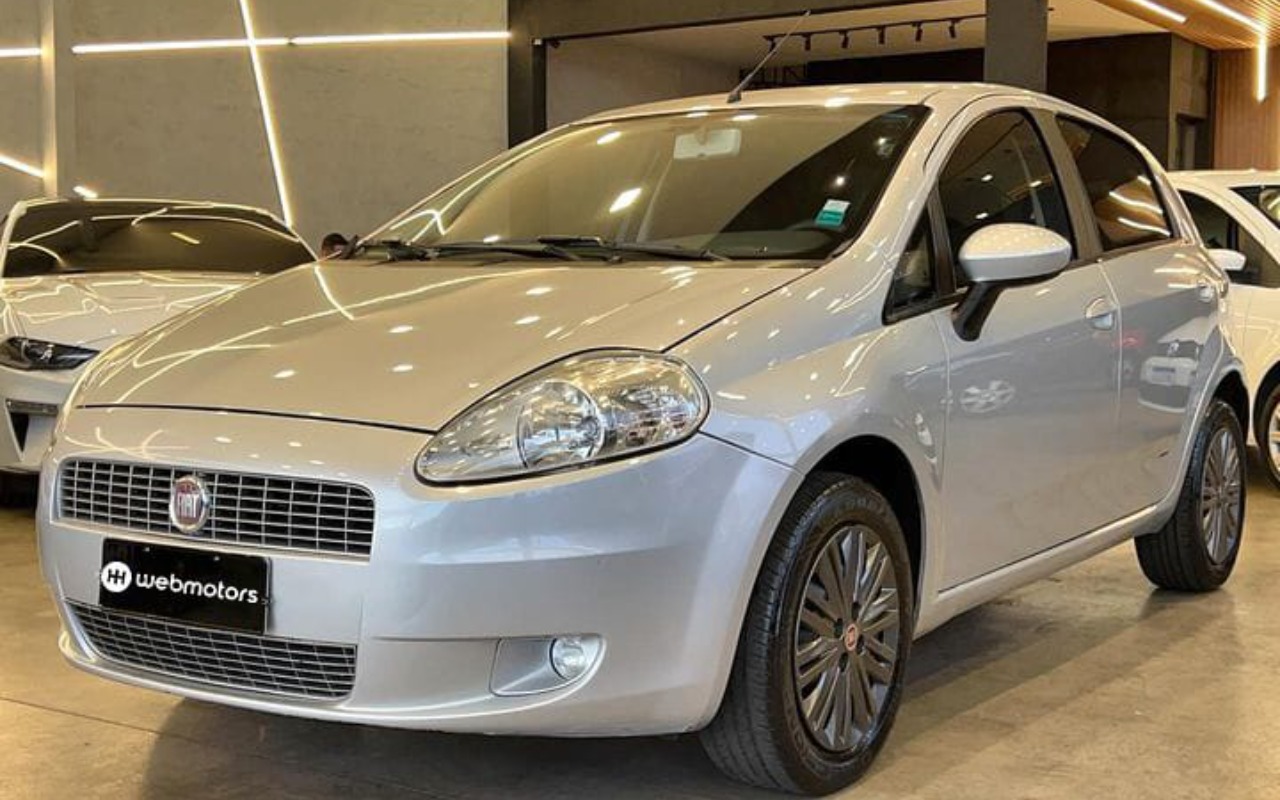 imagem-https://www.socarrao.com.br/sc-vehicle-images-prod/2327954/1782488322604-WlFaUVogKDYpLmpwZw.jpg