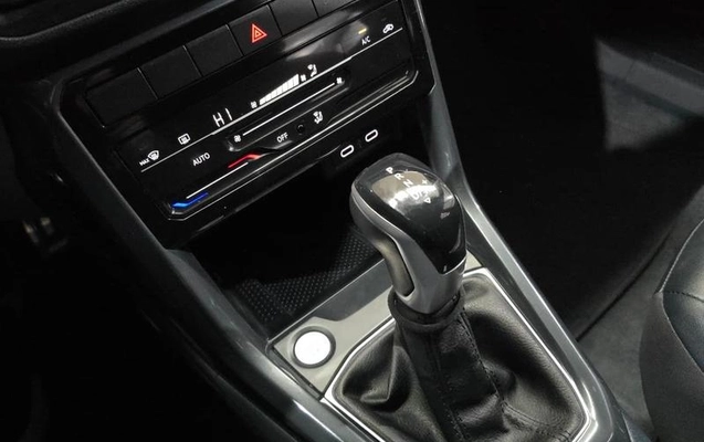 imagem-https://www.socarrao.com.br/sc-vehicle-images-prod/2328122/1792167491210-8224369_9_B_6135f56291.jpeg