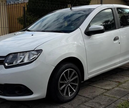 Renault Sandero 2015 Branco — foto 1 de 3