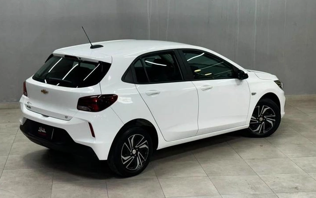imagem-https://www.socarrao.com.br/sc-vehicle-images-prod/2330446/1787752522158-8177278_0_B_c9d49fe437.jpeg