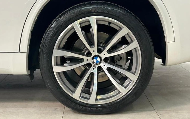 imagem-https://www.socarrao.com.br/sc-vehicle-images-prod/2330610/1787858328945-8121476_10_B_7fb8d3bd53.jpeg