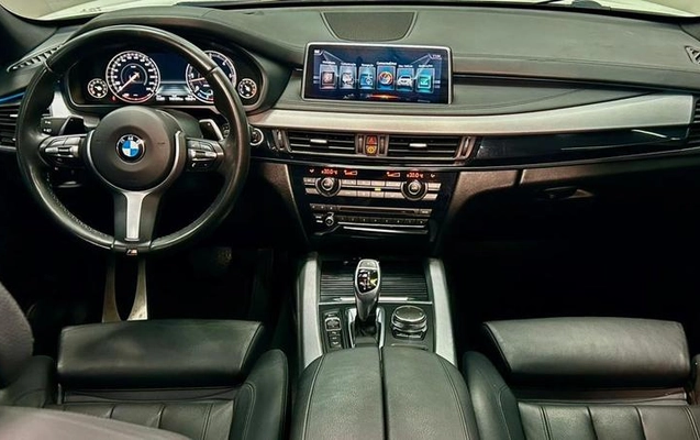 imagem-https://www.socarrao.com.br/sc-vehicle-images-prod/2330610/1787858328945-8121476_9_B_983199f60d.jpeg