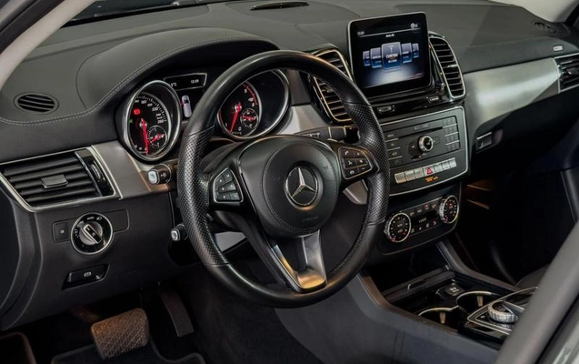 imagem-https://www.socarrao.com.br/sc-vehicle-images-prod/2330738/1789577178013-7998885_15_B_5240e79ad3.jpeg