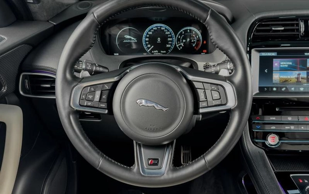imagem-https://www.socarrao.com.br/sc-vehicle-images-prod/2330752/1785356677515-7502983_13_B_7834a47edc.jpeg