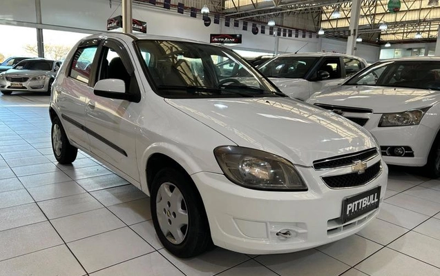 imagem-https://www.socarrao.com.br/sc-vehicle-images-prod/2332459/1789660686447-7773605_2_B_1692247921.jpeg
