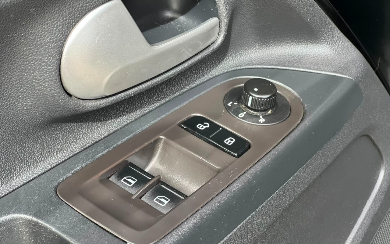 imagem-https://www.socarrao.com.br/sc-vehicle-images-prod/2332478/1782504584473-V2hhdHNBcHAgSW1hZ2UgMjAyNi0wNi0yNiBhdCAxMS41MC4yMC5qcGVn.jpeg