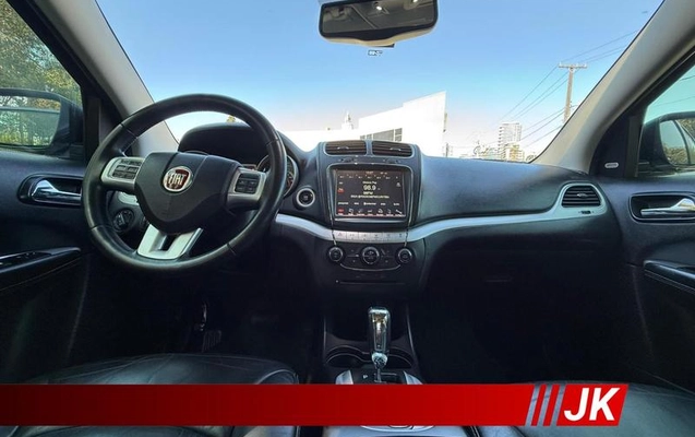 imagem-https://www.socarrao.com.br/sc-vehicle-images-prod/2333026/1785174636486-8220870_8_B_7a4c362088.jpg