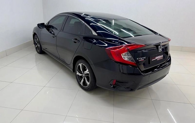 imagem-https://www.socarrao.com.br/sc-vehicle-images-prod/2334600/1783381552350-8226832_8_B_38887bf6ee.jpeg