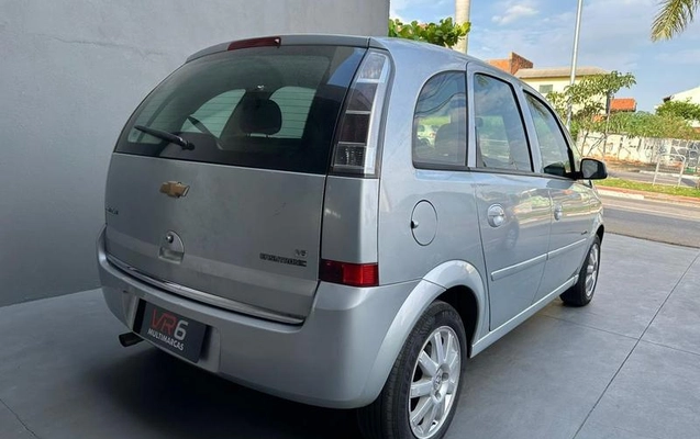 imagem-https://www.socarrao.com.br/sc-vehicle-images-prod/2335593/1790000414631-8155427_9_B_321e4fa7f3.jpeg