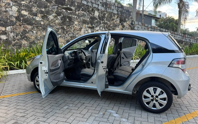 imagem-https://www.socarrao.com.br/sc-vehicle-images-prod/2336526/1782522429376-003_da0b7039c7194aa30206576eaca97c4d.jpeg