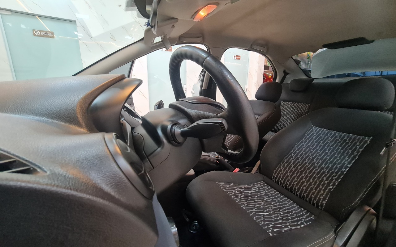 imagem-https://www.socarrao.com.br/sc-vehicle-images-prod/2337563/1783379177476-MTAuanBn.jpg