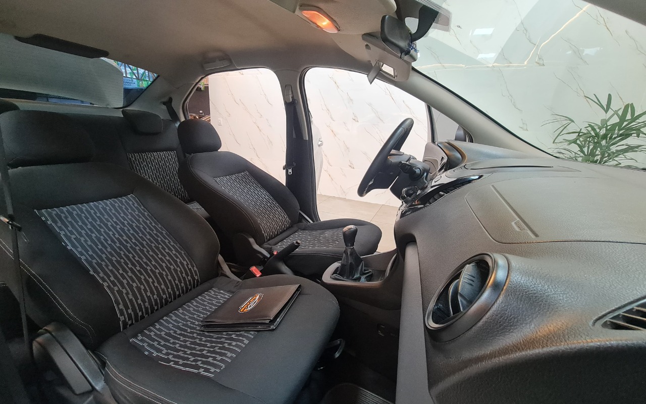 imagem-https://www.socarrao.com.br/sc-vehicle-images-prod/2337563/1783379177608-MTEuanBn.jpg