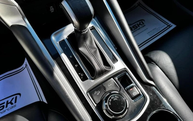 imagem-https://www.socarrao.com.br/sc-vehicle-images-prod/2344531/1789076163231-8226268_8_B_b3b3084ad0.jpeg