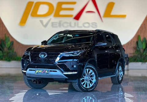 Toyota Hilux SW4 2022 Preto — foto 1 de 3