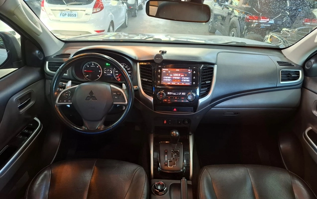 imagem-https://www.socarrao.com.br/sc-vehicle-images-prod/2345026/1782570788614-003_40cf0d677e4c39e084a2d5ba4c55492e.jpg