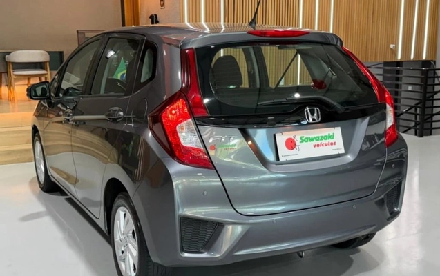 imagem-https://www.socarrao.com.br/sc-vehicle-images-prod/2345071/1784640236688-vehicle_image_1782571565_ff0aeea976e48dc23aa278f450600dff.jpeg