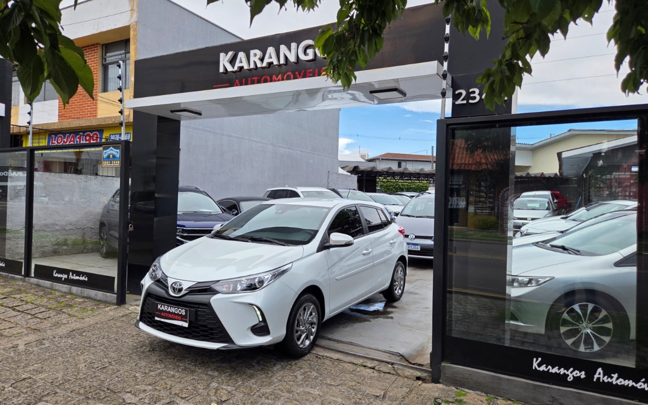 Toyota Yaris 2023 Branco — foto 1 de 3