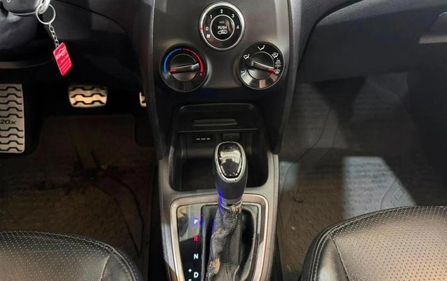 imagem-https://www.socarrao.com.br/sc-vehicle-images-prod/2345142/1782651550723-8228110_10_B_8734787f65.jpeg