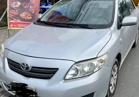 Toyota Corolla 2011 Prata — foto 1 de 3