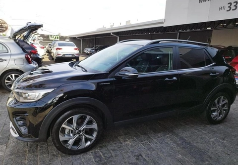 Kia STONIC 2022 Preto — foto 1 de 3