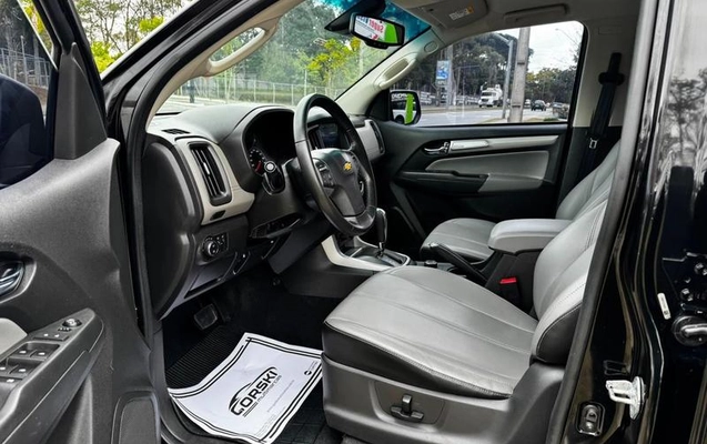 imagem-https://www.socarrao.com.br/sc-vehicle-images-prod/2345590/1789073497620-8228540_14_B_68312c73d3.jpeg