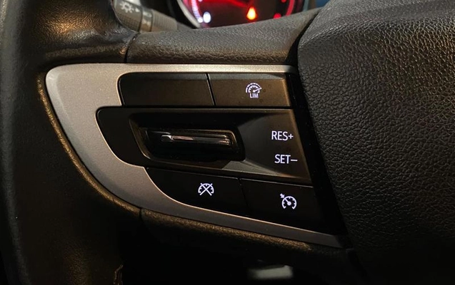 imagem-https://www.socarrao.com.br/sc-vehicle-images-prod/2345895/1787664110486-8212528_9_B_e36728bfc3.jpeg