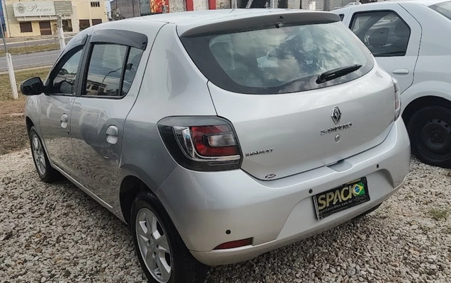 imagem-https://www.socarrao.com.br/sc-vehicle-images-prod/2346683/1782592160854-SU1HXzIwMjYwNjI3XzE2MzUyNDMxMi5qcGc.jpg