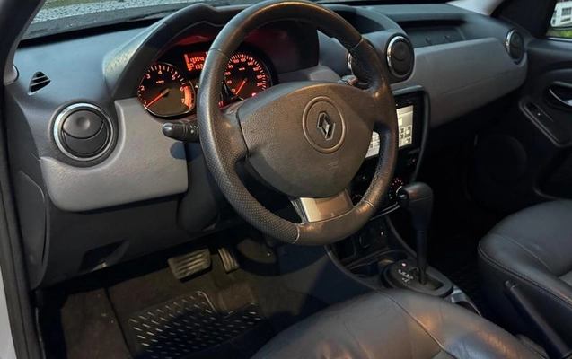 imagem-https://www.socarrao.com.br/sc-vehicle-images-prod/2353654/1789042054847-8229119_12_B_21f793abf3.jpeg
