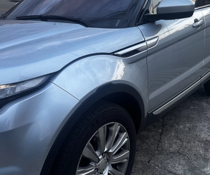 Land Rover Range Rover Evoque Prestige 2.0 Aut. 5p 2015 Prata — foto 1 de 3