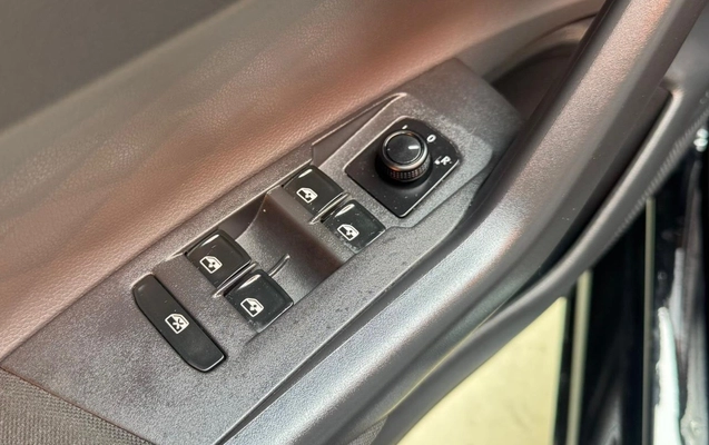 imagem-https://www.socarrao.com.br/sc-vehicle-images-prod/2363344/1782741162633-V2hhdHNBcHAgSW1hZ2UgMjAyNi0wNi0yNyBhdCAxMi4wNC4yMiAoMykuanBlZw.jpeg