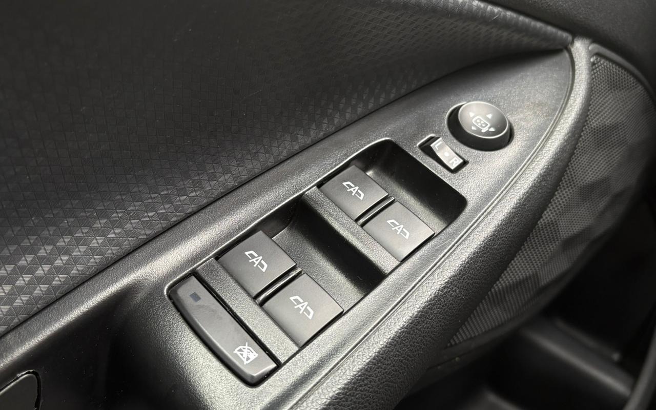 imagem-https://www.socarrao.com.br/sc-vehicle-images-prod/2363965/1782743436479-V2hhdHNBcHAgSW1hZ2UgMjAyNi0wNi0yOSBhdCAwOS4wNy4wNC5qcGVn.jpeg