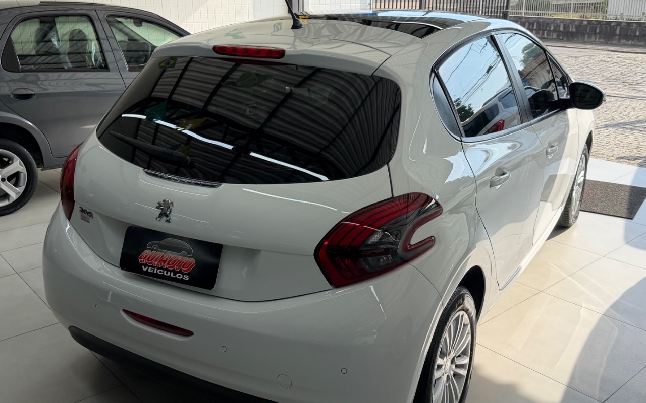 imagem-https://www.socarrao.com.br/sc-vehicle-images-prod/2364122/1782743907527-SU1HXzkxMTQuanBlZw.jpeg