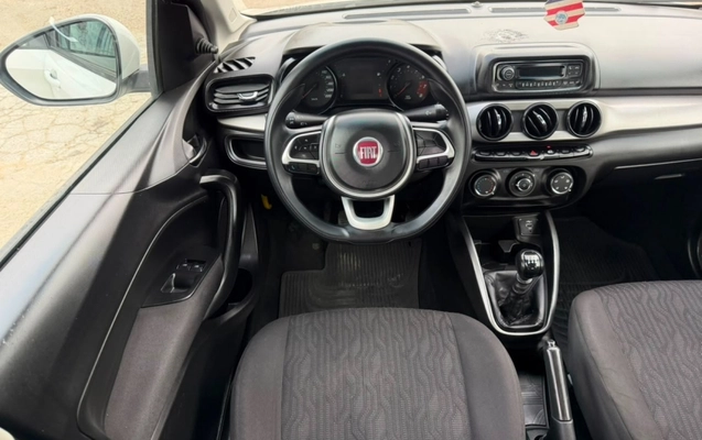 imagem-https://www.socarrao.com.br/sc-vehicle-images-prod/2364373/1782745116584-8sfsshDlT1RmBEYGobDNmFEaqutq8Pa3.jpg