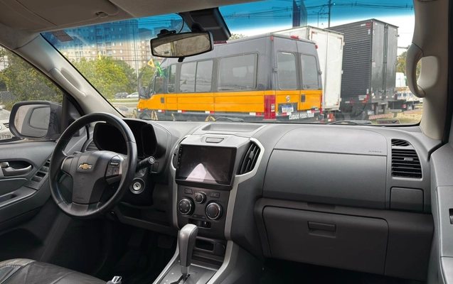 imagem-https://www.socarrao.com.br/sc-vehicle-images-prod/2364568/1782745972055-1735a8de-fc47-4df9-983e-dee206e54043.jpg