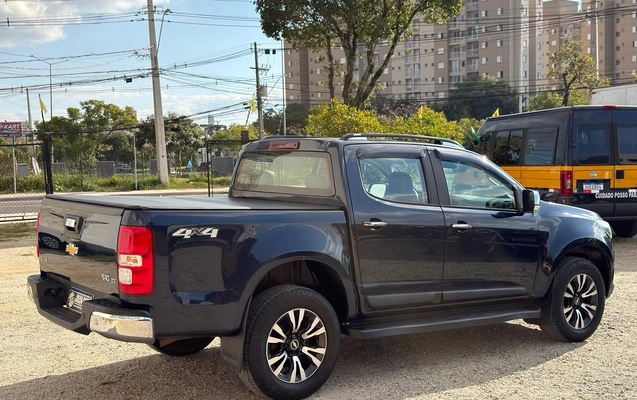 imagem-https://www.socarrao.com.br/sc-vehicle-images-prod/2364570/1787780608401-2c2efa64-a4e1-4893-8b15-497810dfdf96.jpg