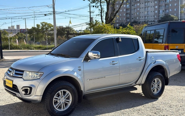 imagem-https://www.socarrao.com.br/sc-vehicle-images-prod/2364578/1782746027592-83ef0f3e-030c-450e-8a0e-6a052419c792.jpg
