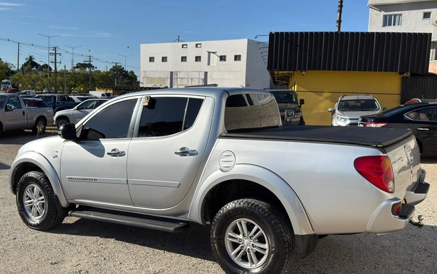 imagem-https://www.socarrao.com.br/sc-vehicle-images-prod/2364578/1782746027596-1b4bb68a-450d-4869-ac26-24b2bd7b99b2.jpg