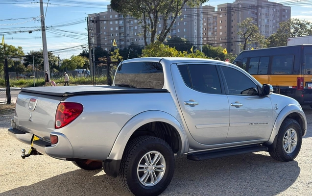 imagem-https://www.socarrao.com.br/sc-vehicle-images-prod/2364578/1782746027597-f69d9de9-9b9f-4bb3-8bb5-13349e74c47a.jpg