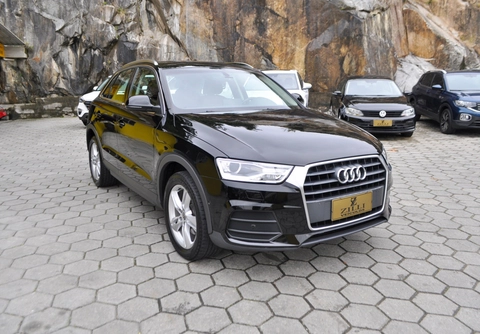 Audi Q3 2018 Preto — foto 1 de 3