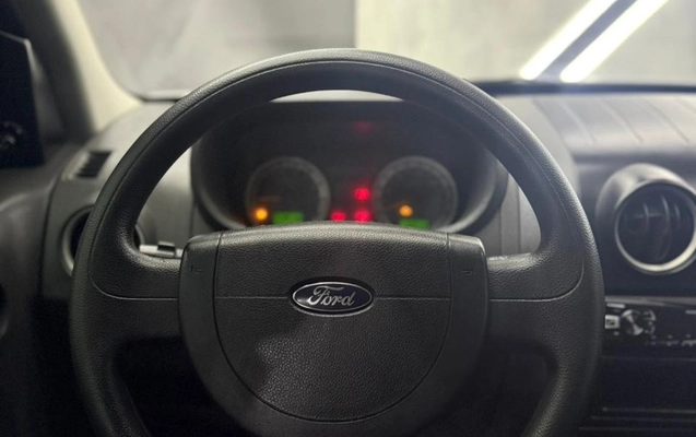 imagem-https://www.socarrao.com.br/sc-vehicle-images-prod/2364865/1782746857905-b213b699-5116-45bb-aa2a-9a65b085c8b4.jpg