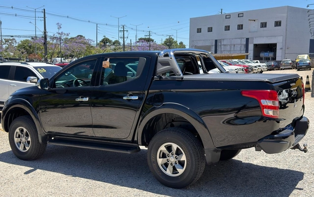 imagem-https://www.socarrao.com.br/sc-vehicle-images-prod/2365464/1787781243365-c36e3673-7526-4cfd-bd46-3e010b48c89d.jpg