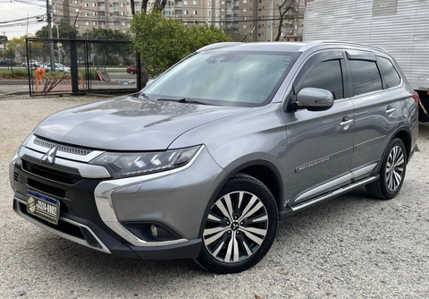 Mitsubishi OUTLANDER 2022 Cinza — foto 1 de 3