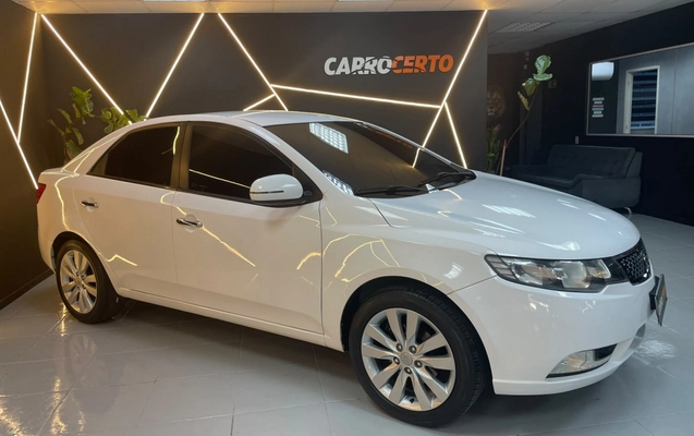 imagem-https://www.socarrao.com.br/sc-vehicle-images-prod/2366378/1782762400966-LsiI6al2wQx8S8xkZ06FuvYwQRiDGxdK.jpg
