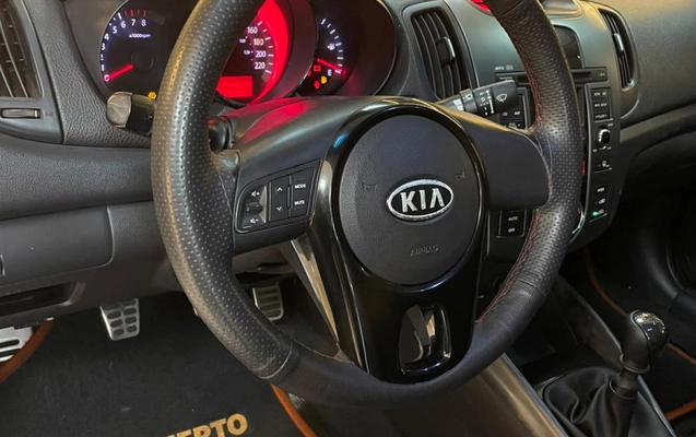 imagem-https://www.socarrao.com.br/sc-vehicle-images-prod/2366378/1782762400974-fXSZ1OCsUBQo2rsIY1x1JDVz7EF03dSN.jpg